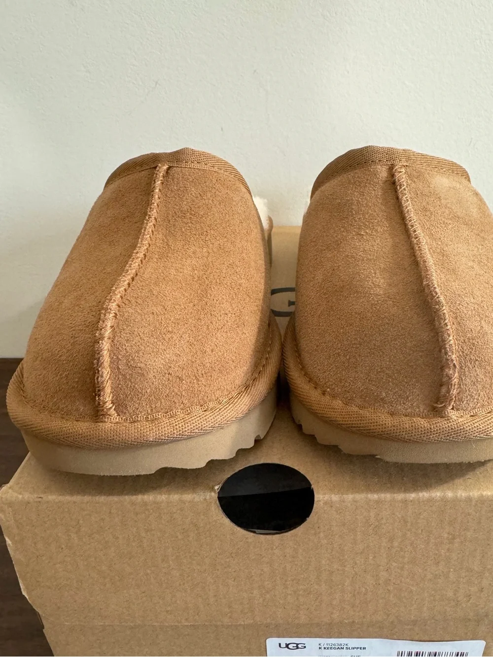 UGG Keegan Chestnut Suede Shearling Slide Slippers Big Kids Size 2 Cozy Comfort